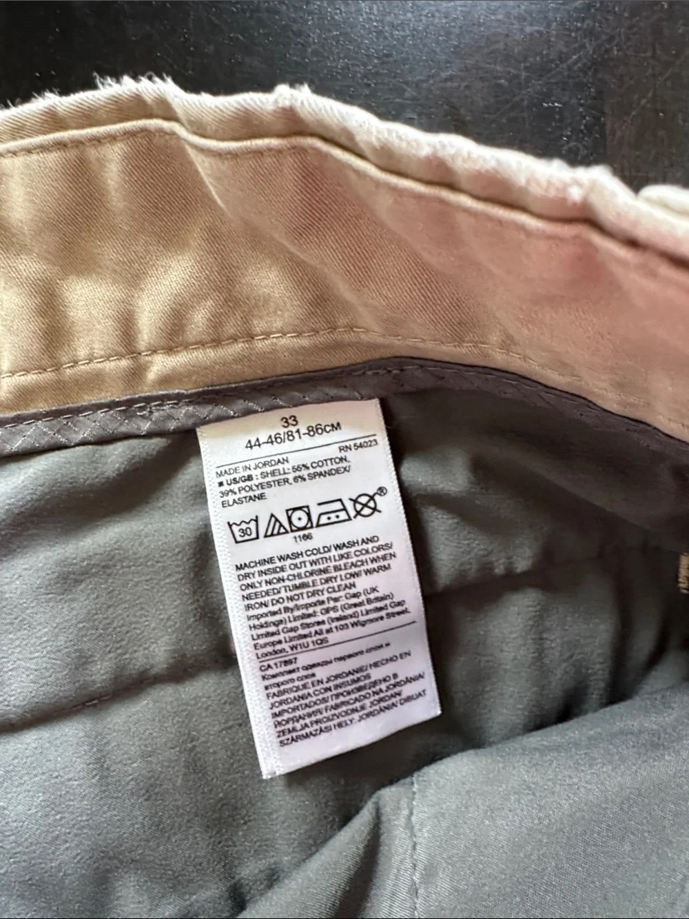 Banana Republic Stone Flat-Front Men’s Shorts